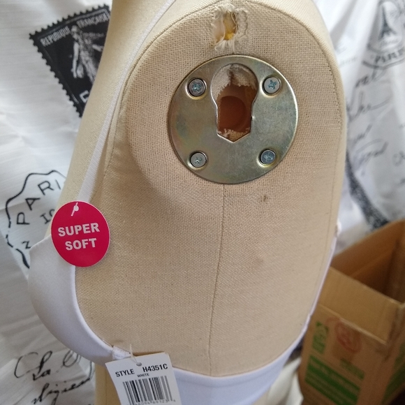 Delta bra - Picture 4 of 4